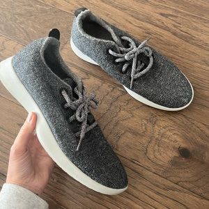 Allbirds Wool Runner Sneakers in natural grey. Men’s size 9